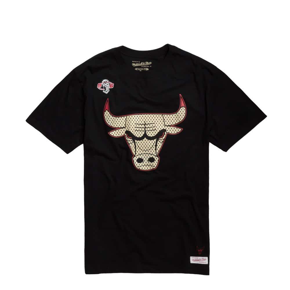 white and gold chicago bulls shirt